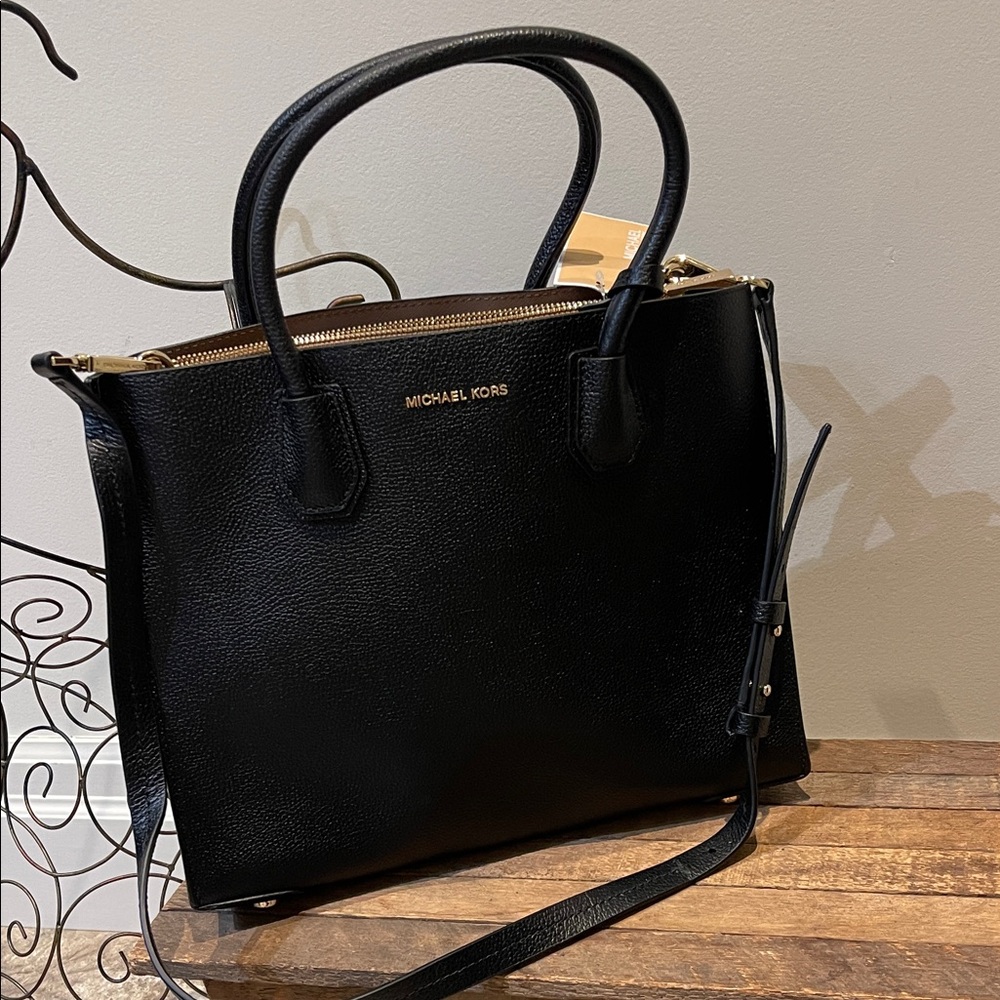 🆕 Michael Kors Leather Mercer Satchel Bag